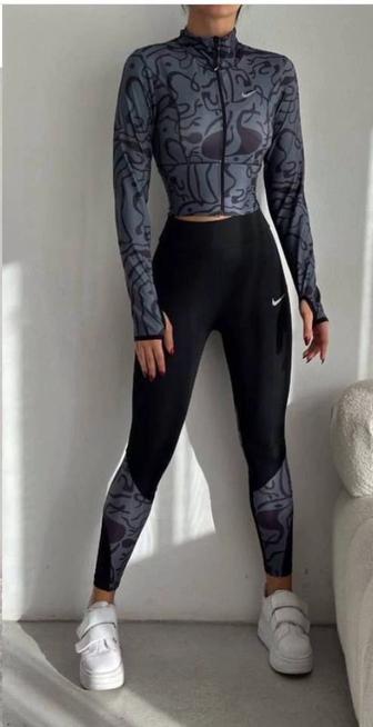 Фитнес костюм