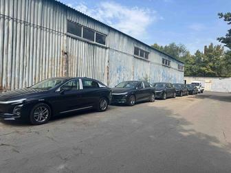Hongqi E-QM5 аренда в такси