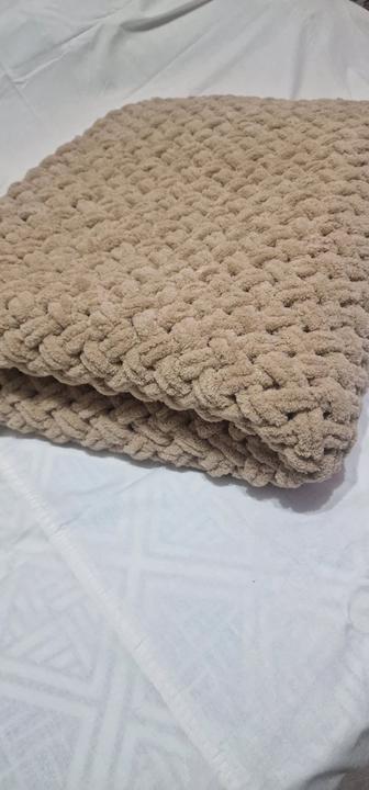 Плед ручной вязки