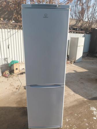 Холодильник Индезит рабочая Доставка есть