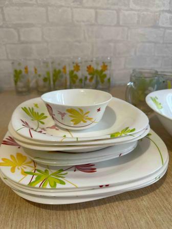 Продам посуду набор тарелки и стаканы