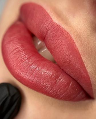 Перманентный макияж бровей и губ