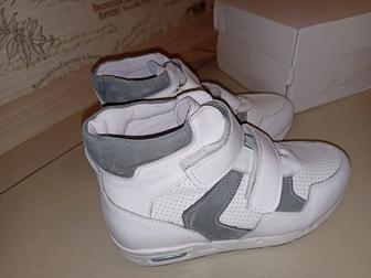 Кожаные кроссовки 30,34 р Новые