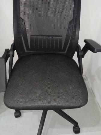 Кресло офисное на Улы дала