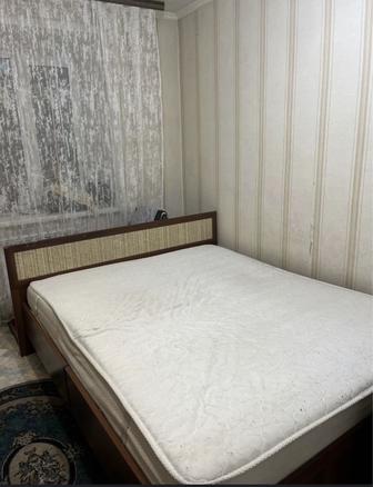 Продаю двуспальную кровать