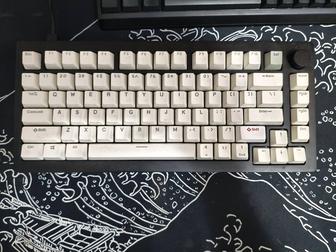 Продам или обменяю клавиатуру monsgeek m1w