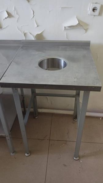 Продам столы нержавейка бу, 5 шт. Для кафе, ресторанчиков и столовых.