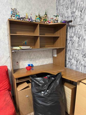 Продам компьютерный стол