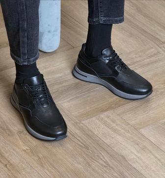 Мужские кроссовки