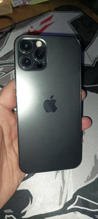 Обменяю iPhone 12 Pro на 13 Pro