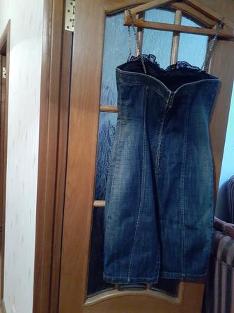 Продам женские костюмы