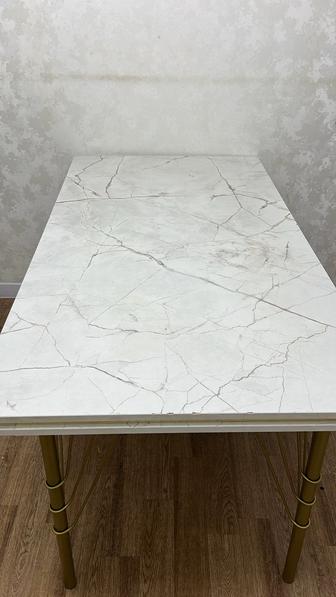 Кухонный стол