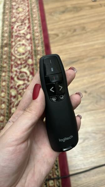 Кликер Презентер Logitech R400 беспроводной с лазерной указкой