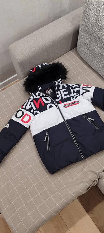 Продам теплые куртки для девочек