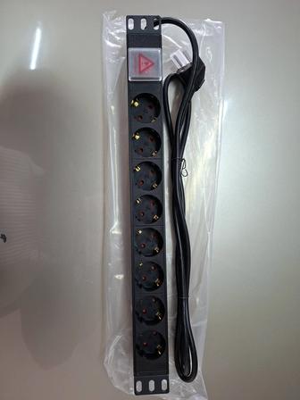 Блок розеток (PDU) для серверной стойки 19, 8 розеток Schuko