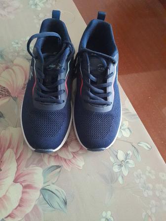 Продам.Кроссовки.цвет.синий.размер.38.новые.эа.5ооо.т