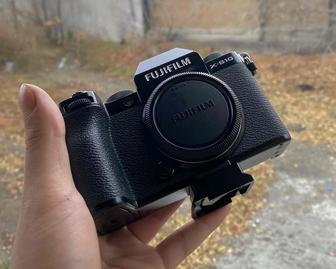 Продам fujifilm x-s10, sigma 30mm / 18-55 mm