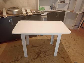 Продам стол кухонный