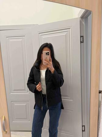 Черная теплая куртка