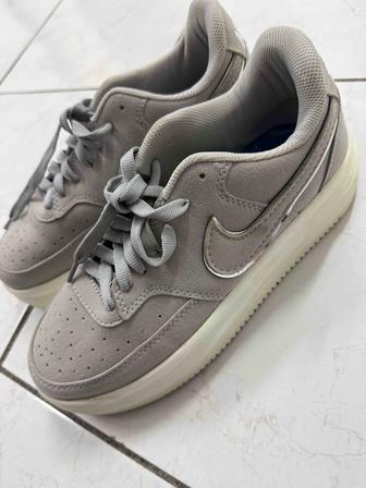 Кроссовки , 39 размера