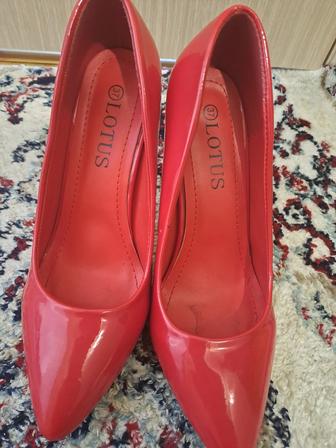 Женские туфли