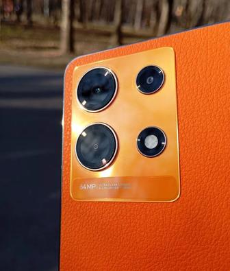 Продам классный телефон INFINIX NOTE 30 Orange leather