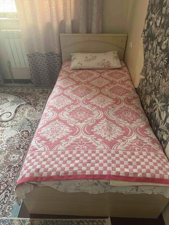 Продам кровать одинарный вместе с матрасом