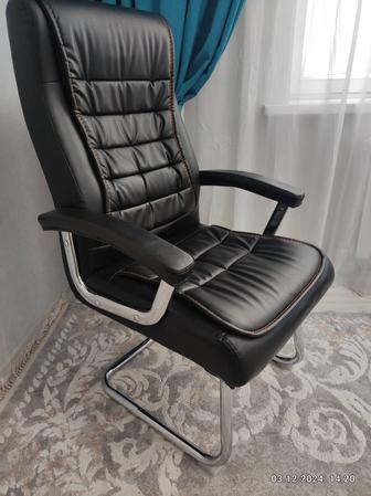 Продам кресло офисное