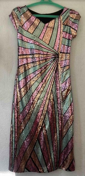 Платье нарядное в пайетках