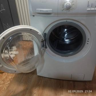 Продам стиральную Машину