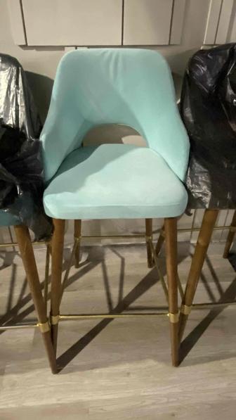 Продаю барные стулья