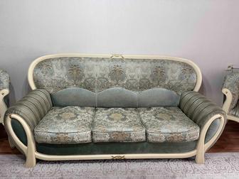 Продается диван и 2 кресла