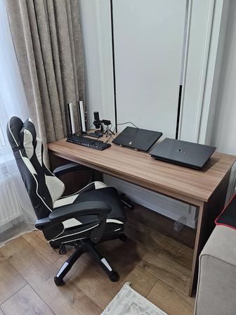 Игровое кресло XTREON в подарок стол компьютерный