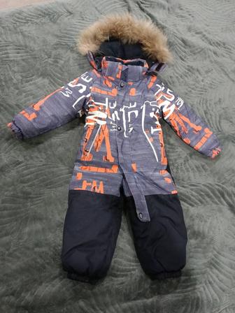 Продам комбинезон зимний на мальчика .86см до года.