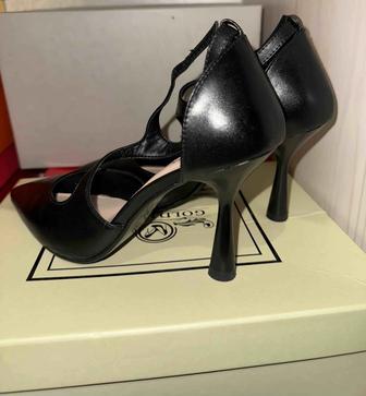 Продам женские туфли
