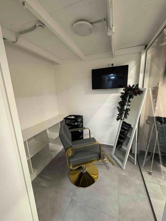 Парикмахерская кресло