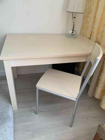 Стол кухонный со стулями