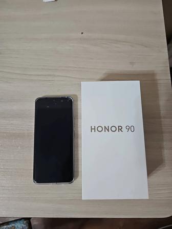 Телефон HONOR 90