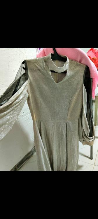 Продам новогоднее платье