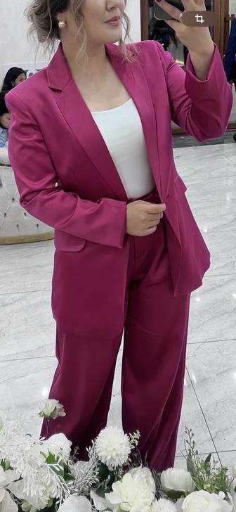 Продам брючный костьюм одевала 1 раз