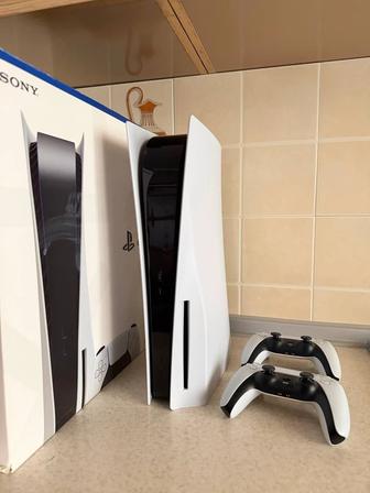 PS5 825GB 2 джойстика Отличное состояние