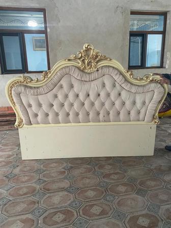 Спальный кровать