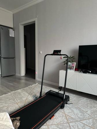 Продам беговую дорожку Genau