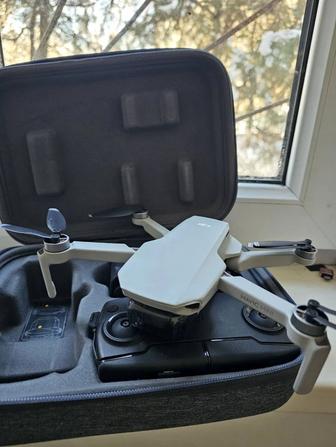 Продам квадрокоптер DJI Mavic Mini Combo