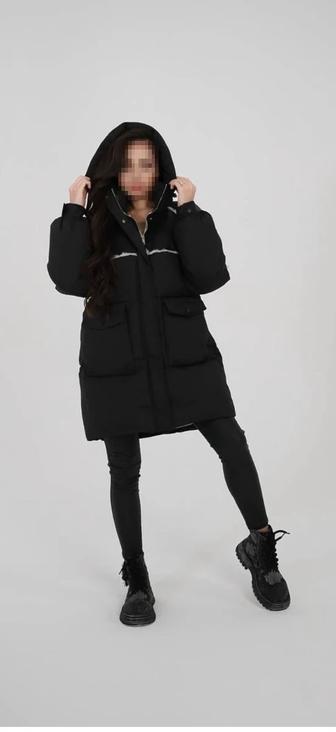 Черная зимняя куртка 44 46