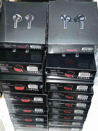 Беспроводные наушники AirPods 3 и AirPods Pro