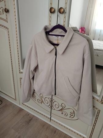 Продам бомбер осень-весна