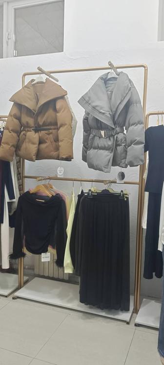 Продам оборудование для одежды, полки