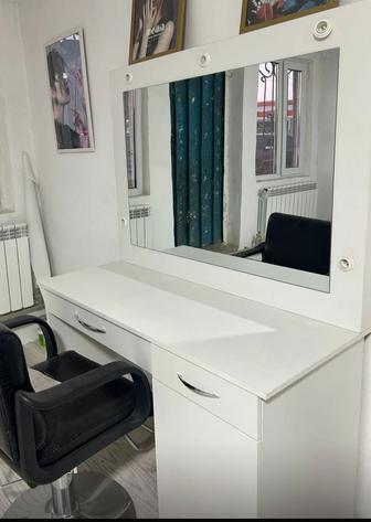 Визажный стол