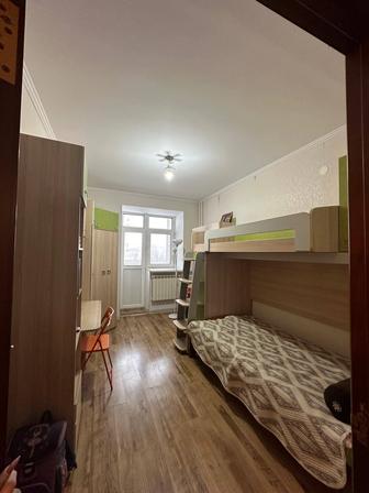 Продам письменный стол, полку, тумбу и кровать-чердак